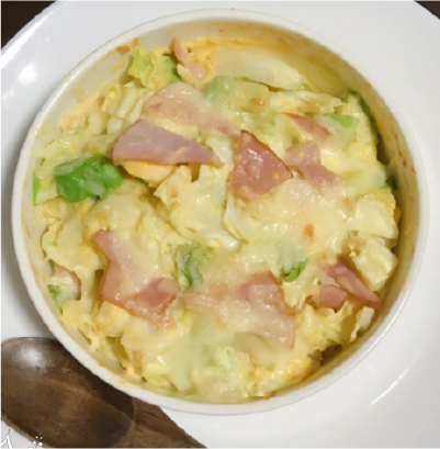 たっぷりキャベツとハムのオムレツ風